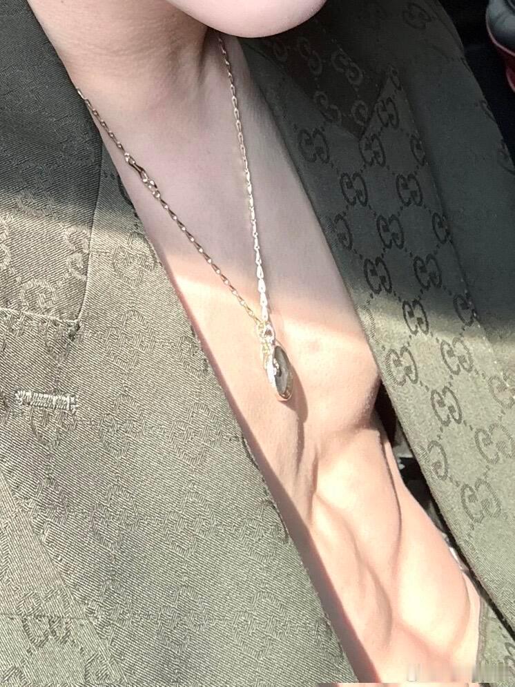 吴是温自拍照这样的男孩有心机吗？ 