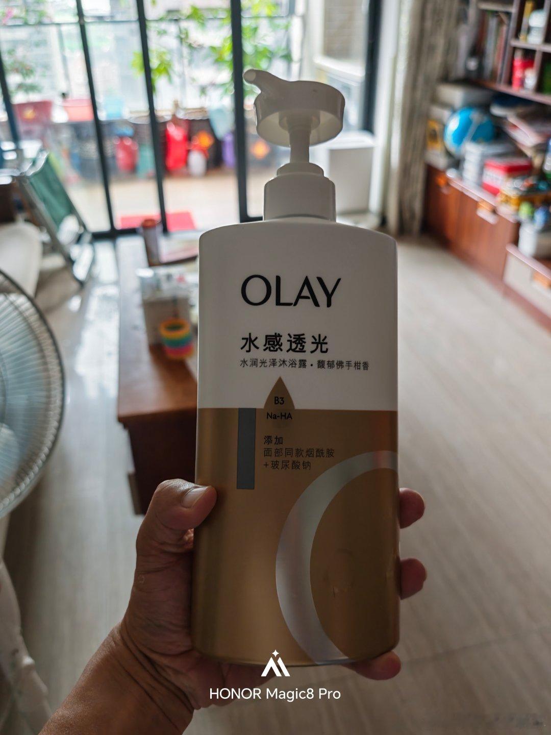 京东购物，看到推荐多买一件的OLAY沐浴露，这个感觉是跨圈的新产品顿时引起了我的
