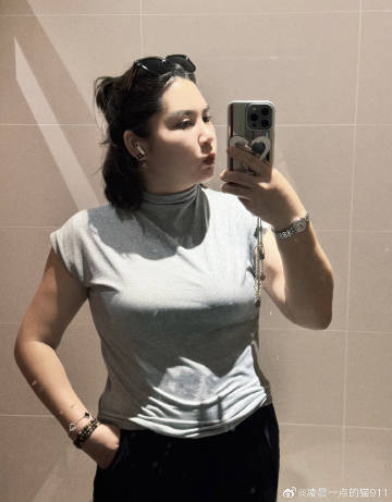 微胖少妇的温柔，是岁月给的底气。不争不抢，自有岁月打赏❤️