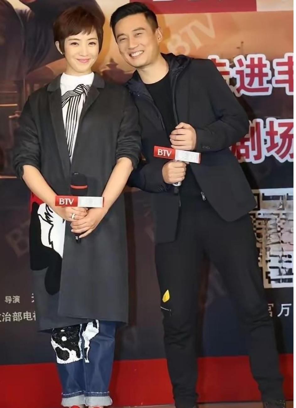 圈内清醒夫妻！拍戏打包妻子，戏里演父女戏下同住
 
娱乐圈不少明星夫妻要么分开拍