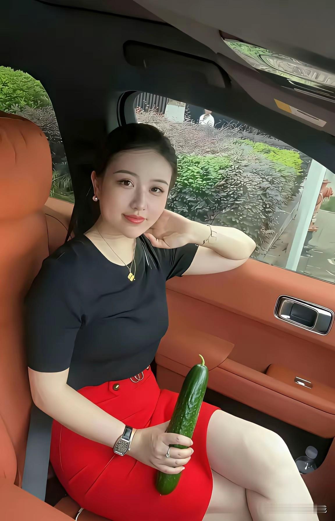跟有气质的女人相处，打心底里真的觉得舒服。不是靠名牌堆出来的排场，也不是五官有多