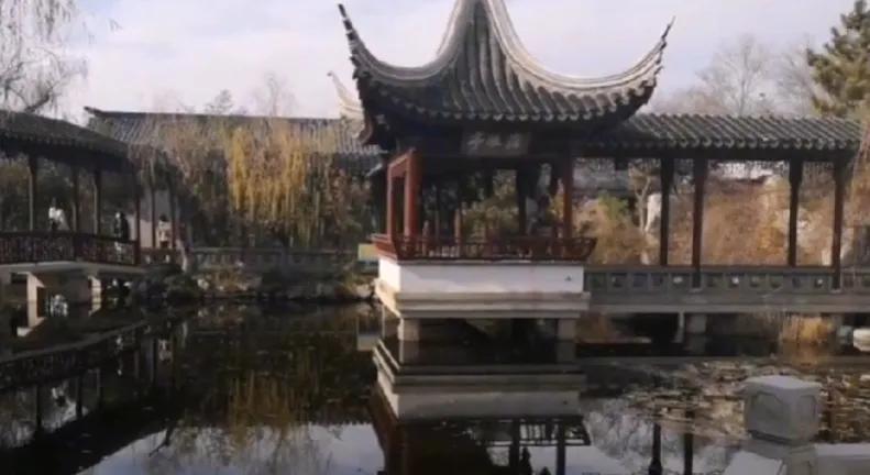 东营的江南水乡，免费参观不要钱！


很诧异东营也有这么美妙的南方园林，曲廊回转