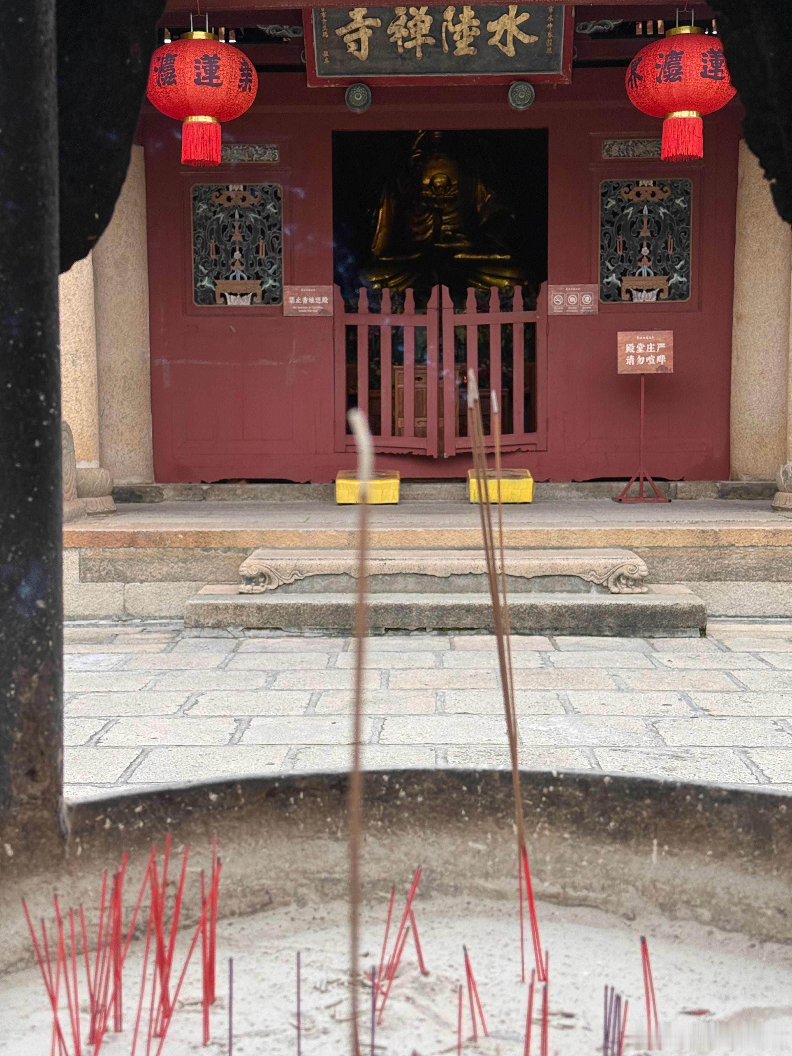 人这一生，真正的通透与成熟，从来不是肆意随性、随心所欲，而是深谙世事自有章法、人