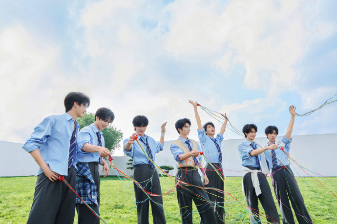 时代少年团风线牵着晴空漫游时代少年团我们总是喜欢在夏天讨论永远大片 时代少年团风