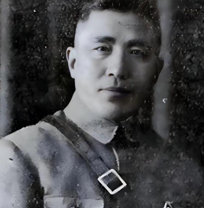 我觉得，蒋介石最恨的叛将不是傅作义，也不是陈明仁，而是这位他一手培养，潜伏了二十