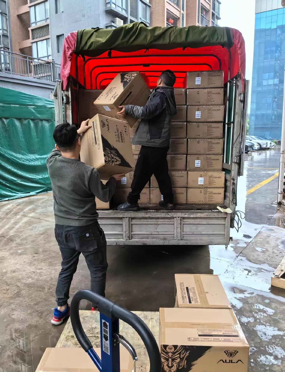 怎么样的就业才算灵活就业并可以拿到国家的40、50灵活就业补贴？
1、无固定雇主