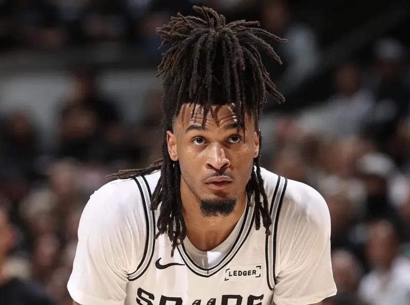 NBA里谁最低估？庄神：卡斯尔，他身上有一股无所畏惧的精神
06月03日讯，在篮