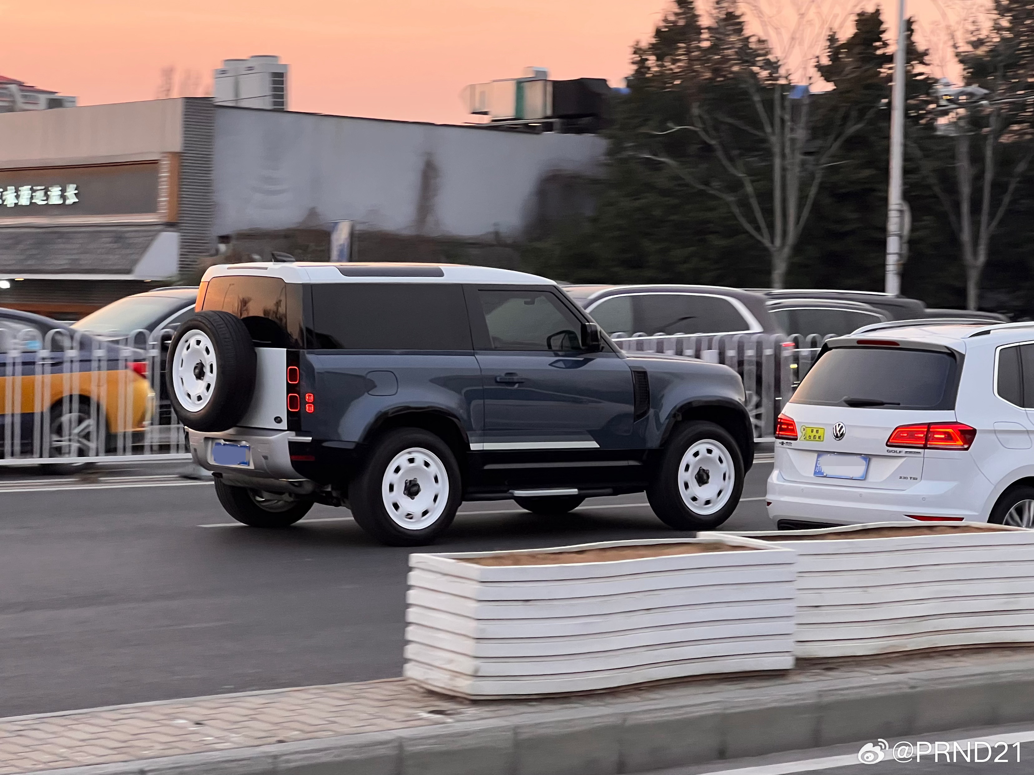 是有趣可爱的路虎Defender组合