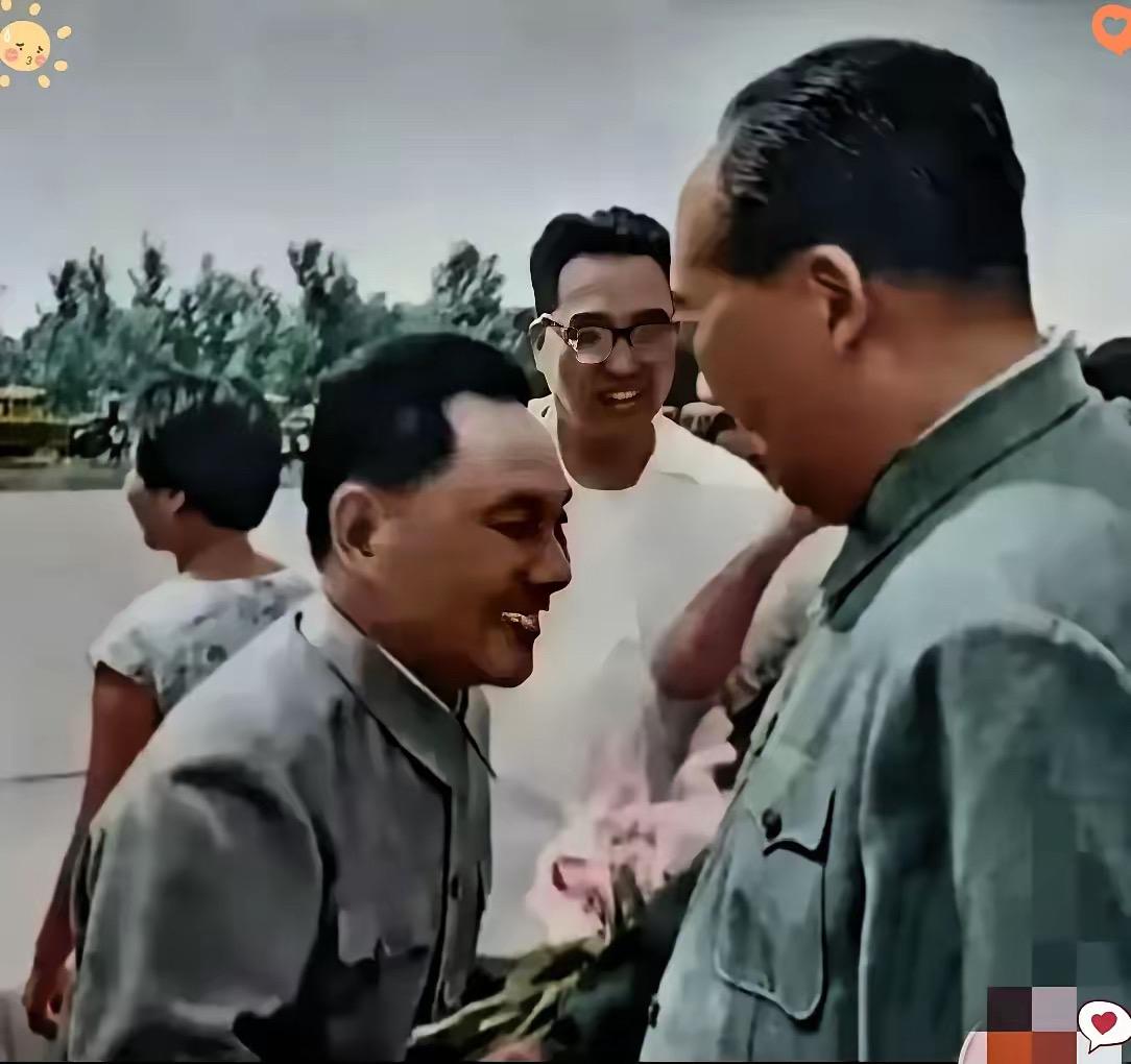 两位伟人同框照