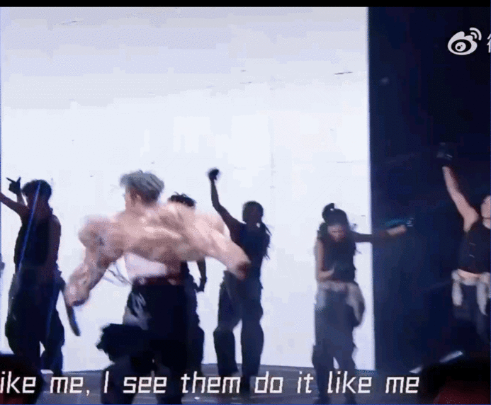 救命！刘耀文 solo 舞台《Sauce》首唱，帅到不知天地为何物，舞台表现力绝