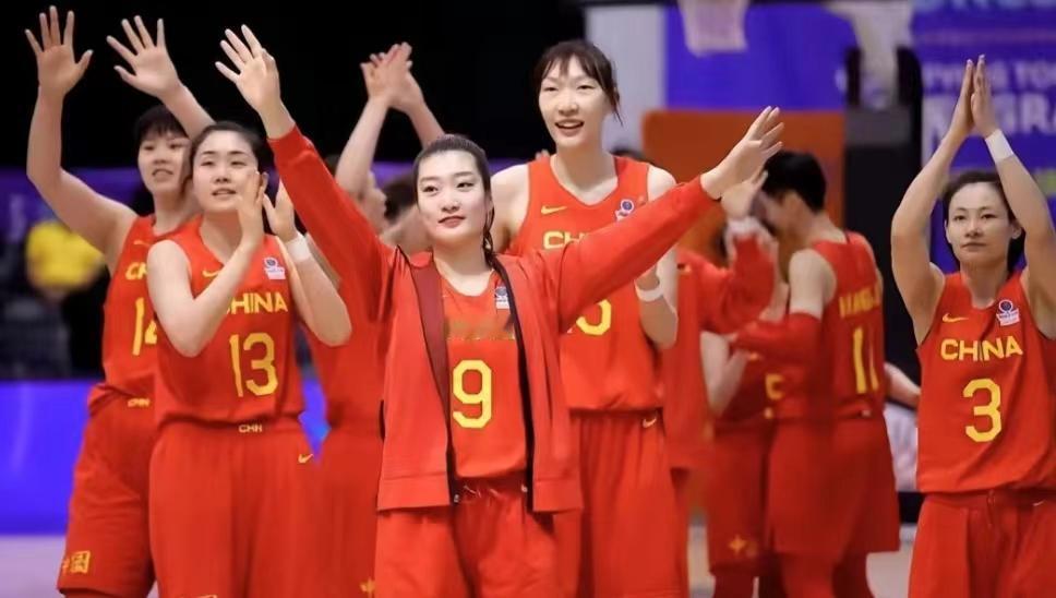 女篮热身赛，中国队负澳大利亚队，小编有五个想不到：
 
1、想不到，李梦因伤还是