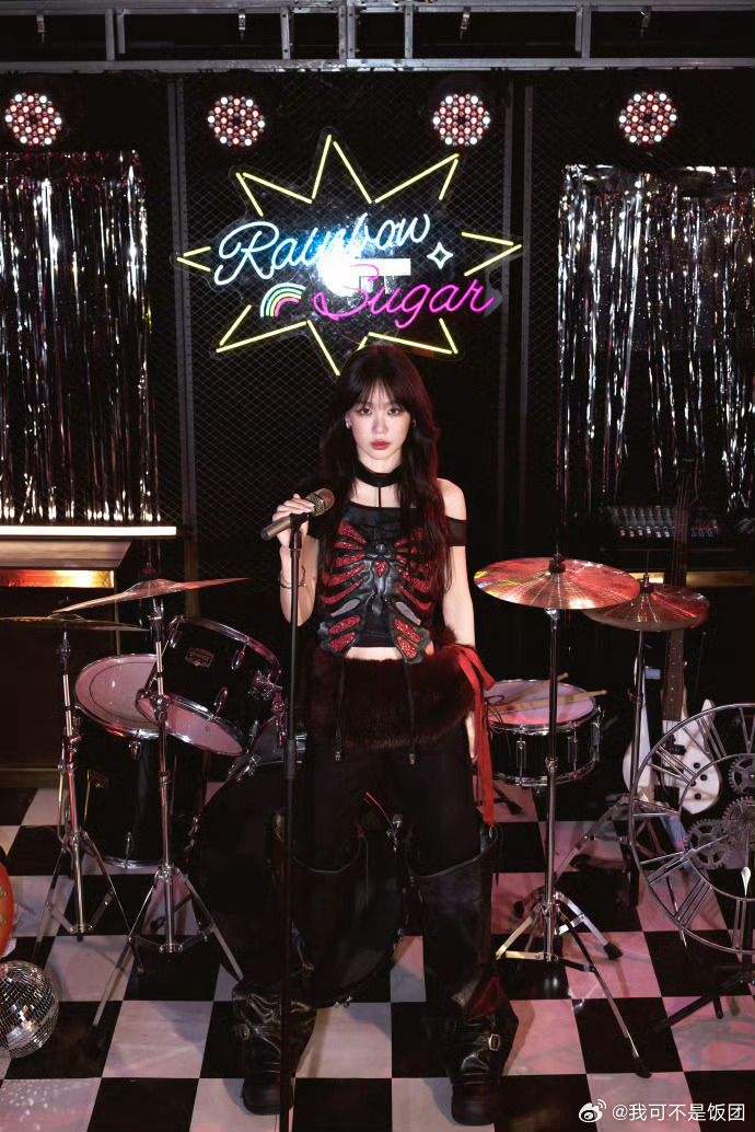 爱豆徐梦洁杀回来了徐梦洁老公姐她一舞台我直接疯狂心动！又甜又飒，自信发光，这次回