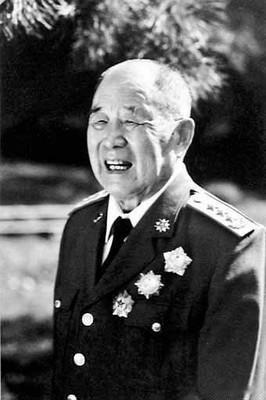 1973年中共十大，李德生当选中央副主席后，职务已经明显超越了陈锡联，但他却始终
