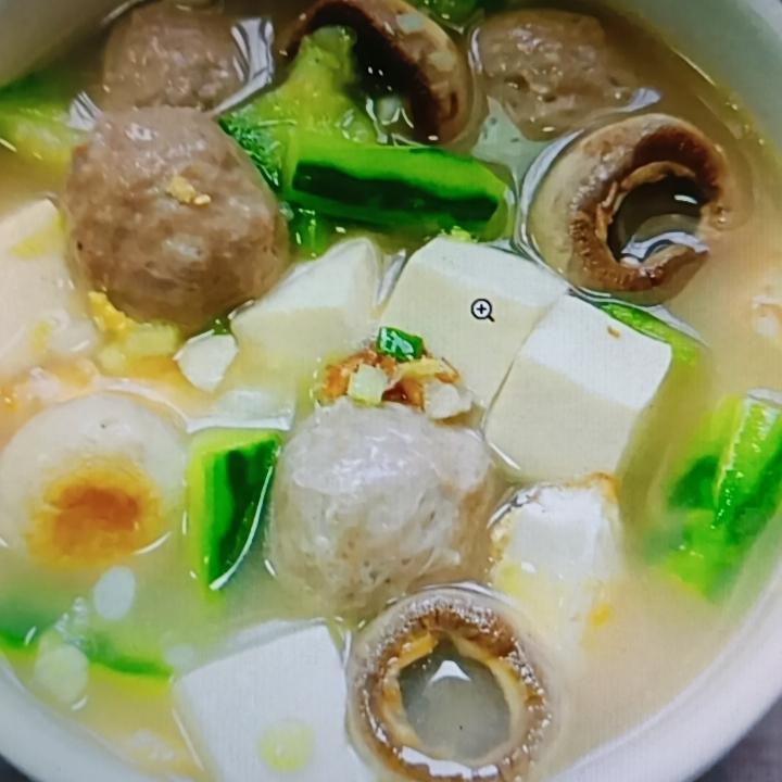 我曾经从188斤成功减到95斤，靠的就是颠倒碳环循环法，早晚早慢晚快的节奏。简单