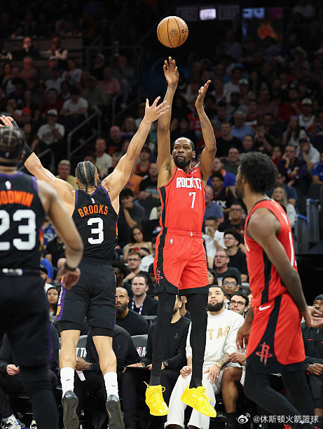 休斯顿火箭 NBA球员评分 杜兰特-我的评分：最近死神的三分球准的可怕！你永远可