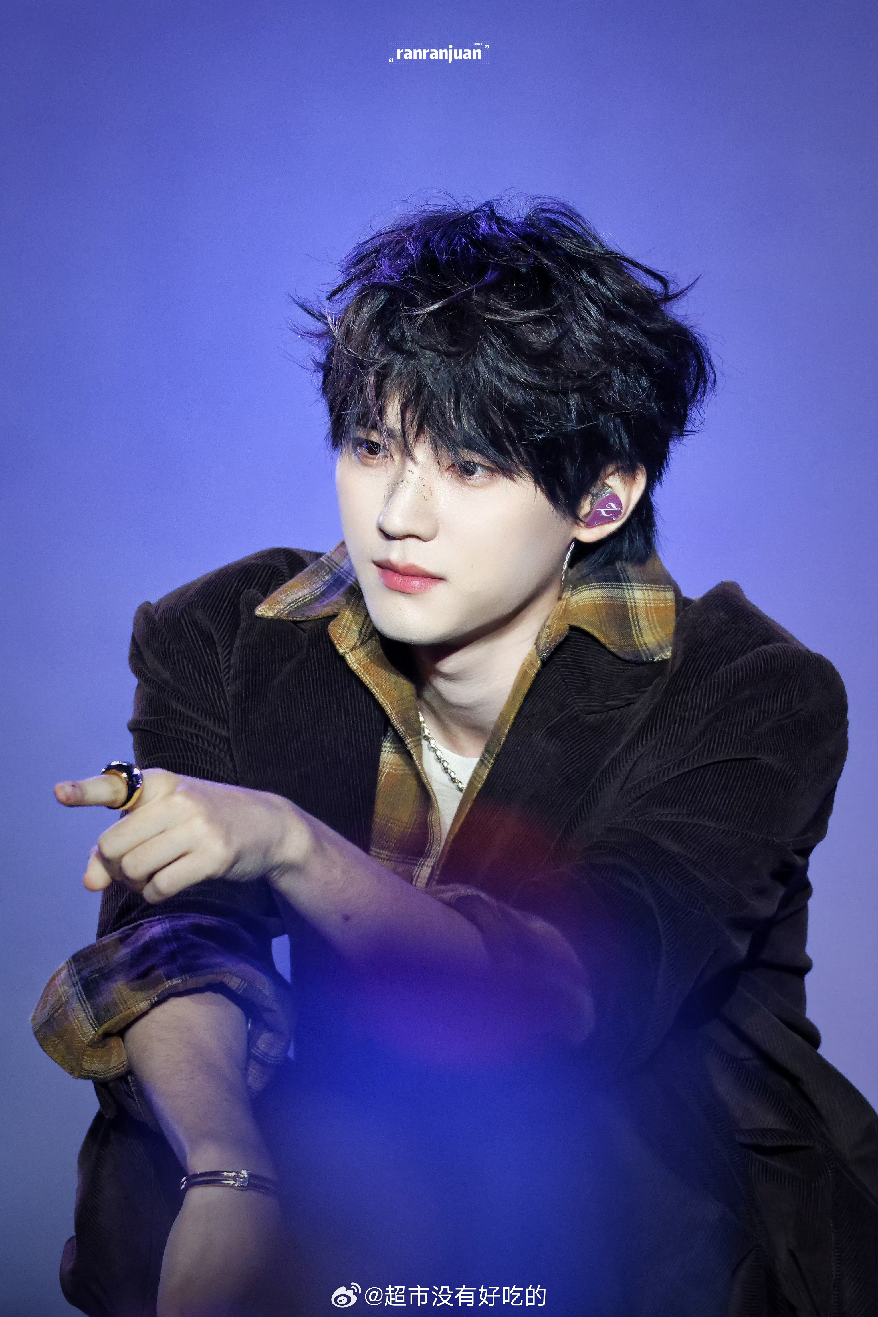 周翊然今晚音乐节饭拍，好可爱 ​​​