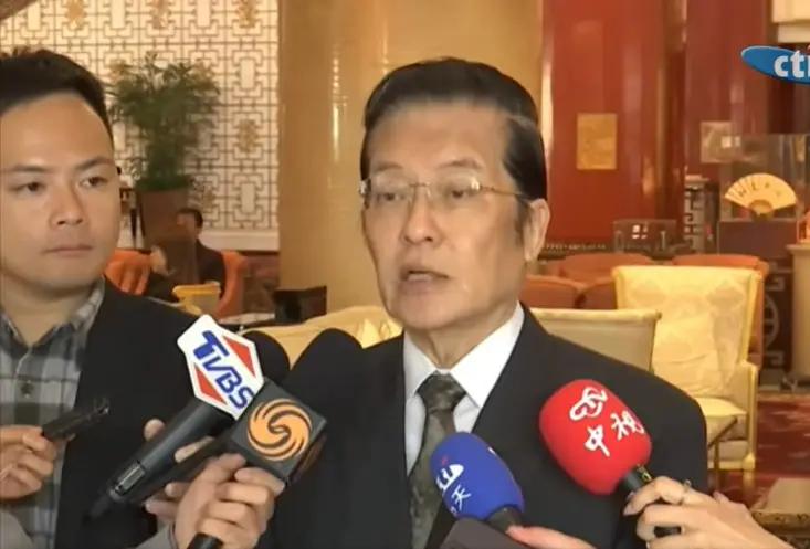 中国国民党副主席张荣恭在接受媒体采访时表示，两岸要推动和平，台湾方面的表现至关重