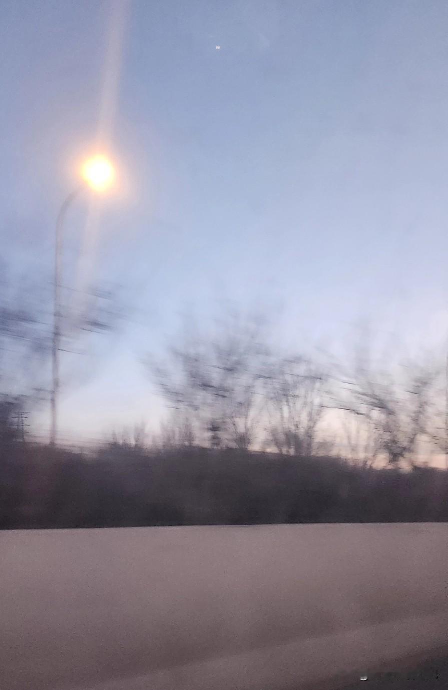 河北人真听话，一个鞭炮都没放！
天还没有黑，我就开始期盼个别调皮捣蛋的老乡，能给