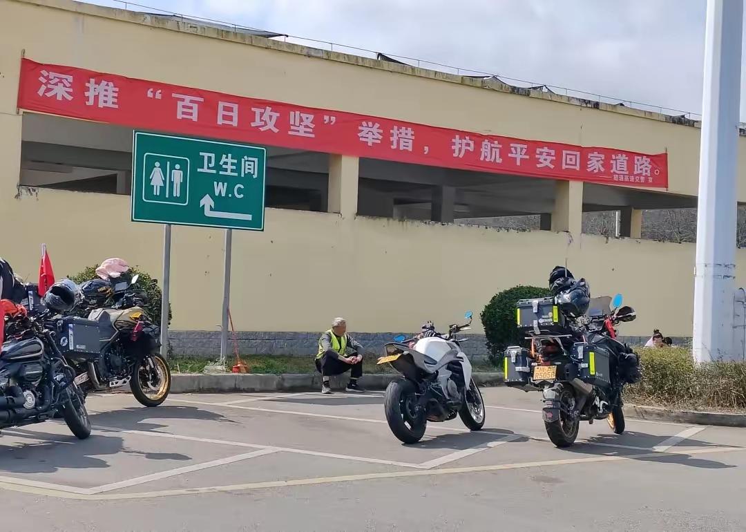 2026年跑山季已至，但这5条保命常识，90%的骑士都不知道。

一、弯前必须刹