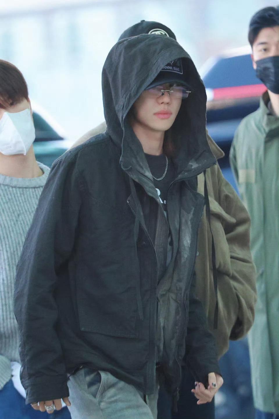 禁欲系偶八徐明浩无框眼镜禁欲感