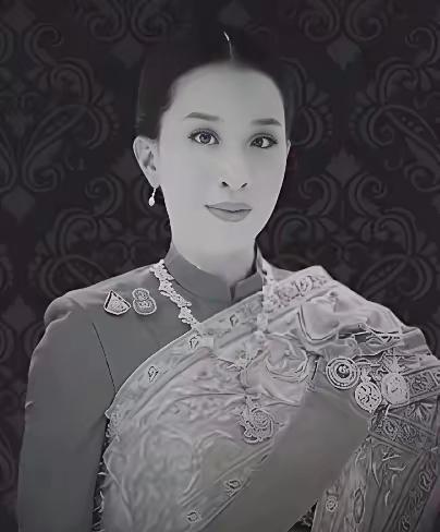 ​泰国国王最疼爱的女儿帕查拉因病而去世，这可让泰国国王伤心不已，这是他最喜欢的女