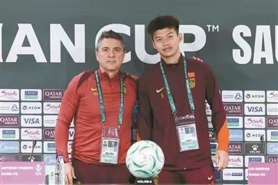 U23国足今晚对阵越南U23国足半决赛对越南队足球 北京时间1月20日23时30