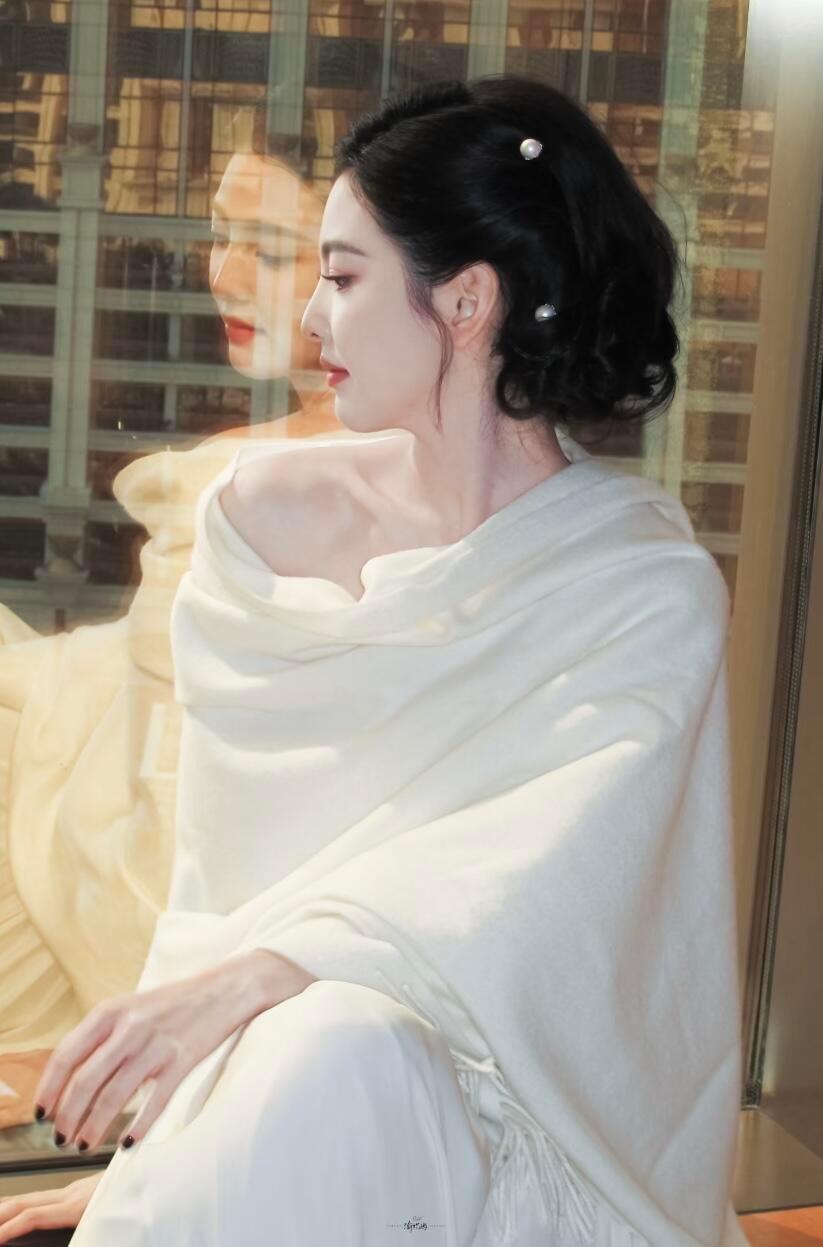 章若楠 我要回去上班啦章若楠饭撒之王，我要回去上班啦，这样的报备粉丝就爱看 