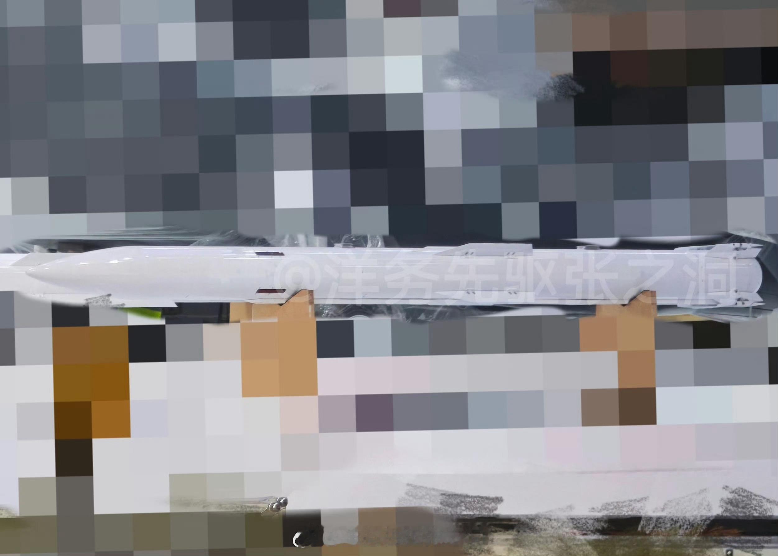 隐身战机专用中远程拦截弹（弹翼折叠 ​​​