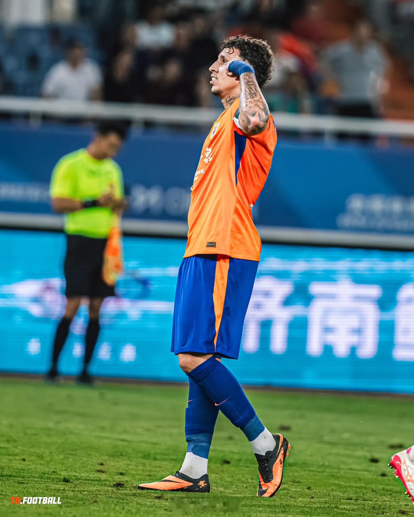 克雷桑社媒动态：⚽️⚽️。Seguimos trabalhando 🙌🏽🍀