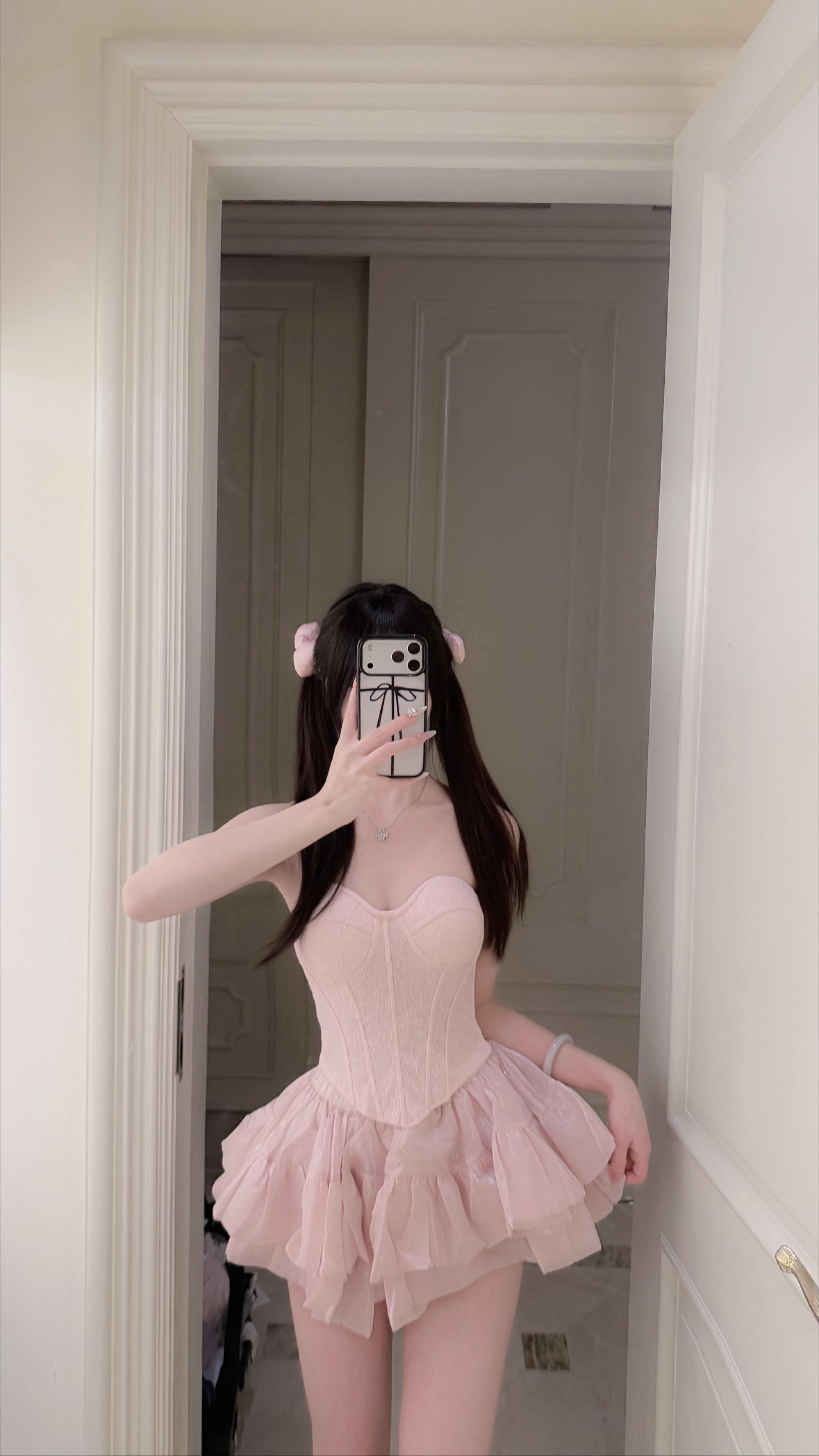 坐在沙发可以Kiss Kiss