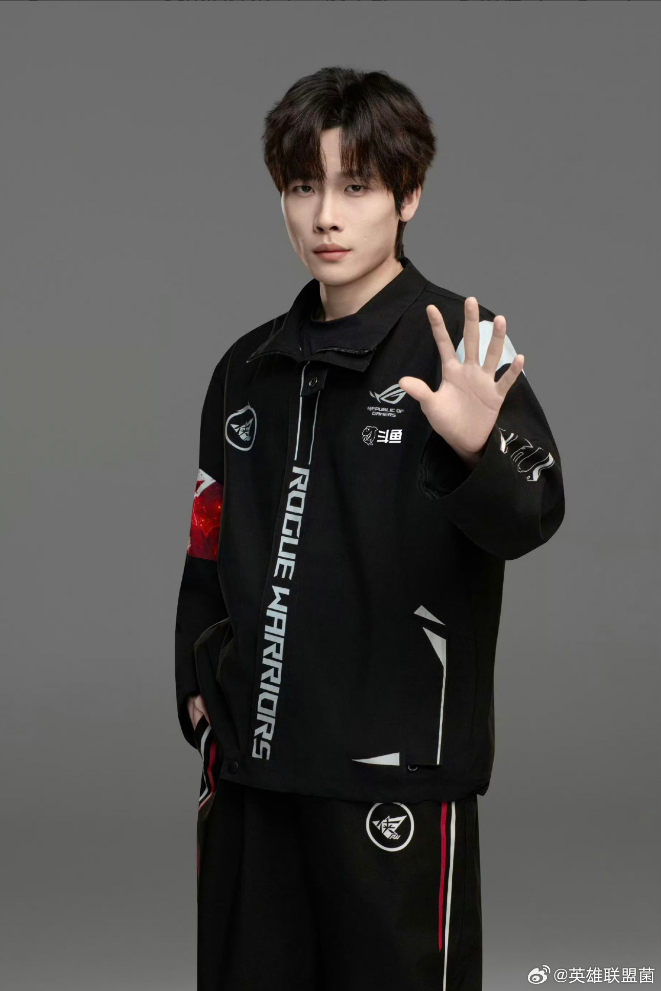 KPL16支战队齐聚iQOO发布会KPL十年首次，16支战队齐聚iQOO发布会！