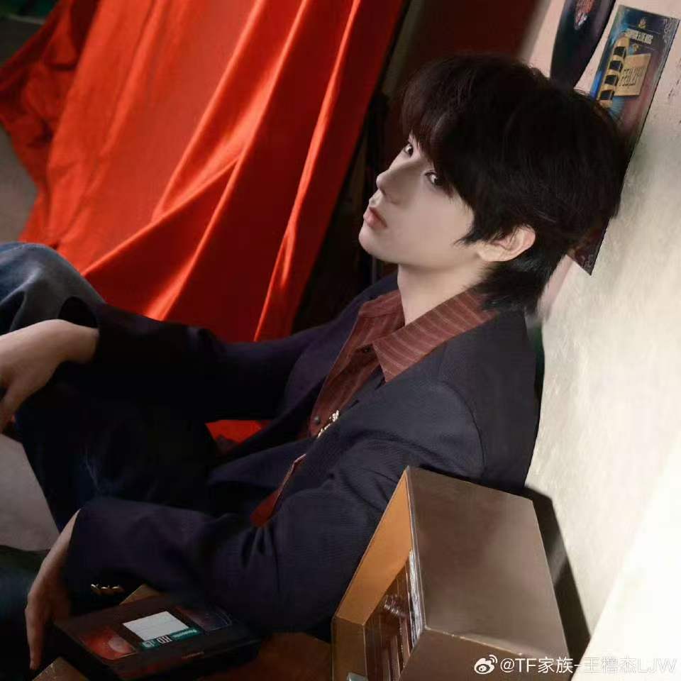 王橹杰王橹杰属于少年的赤忱王橹杰属于少年最初的赤忱 迎着海风肆意奔跑是王橹杰是少