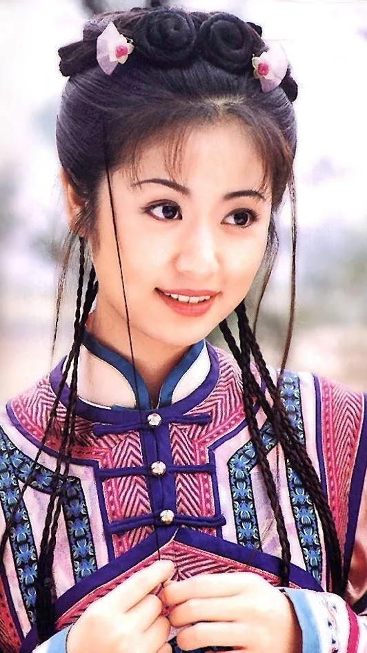 20句琼瑶的爱情语录及出处：
 
1. 在爱情的领域里，幸福似乎是无止境的。——