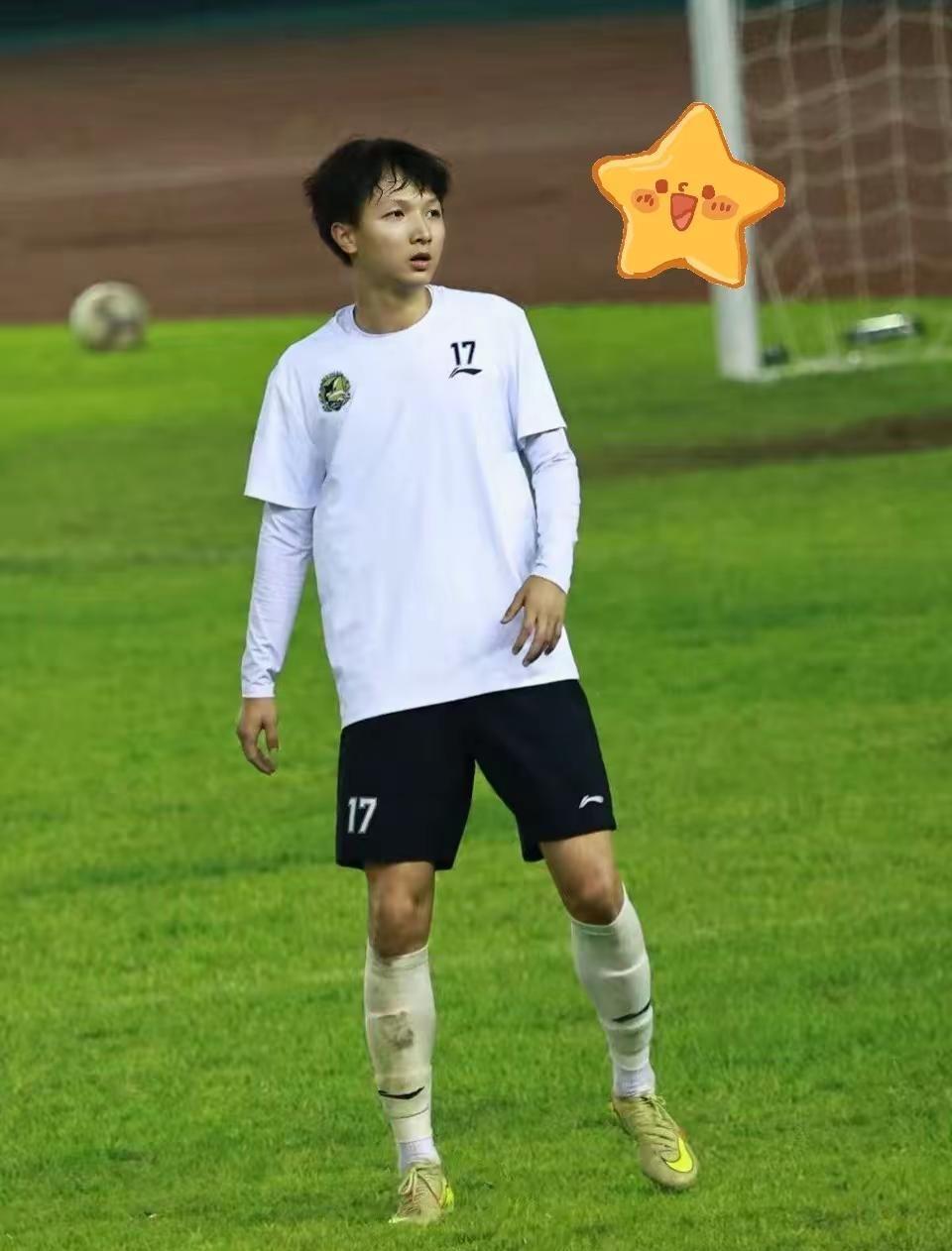 少年意气本就是不可再生之物。李均炜 17 鲁超 足球