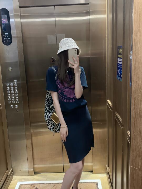 T恤配豹纹🐆
