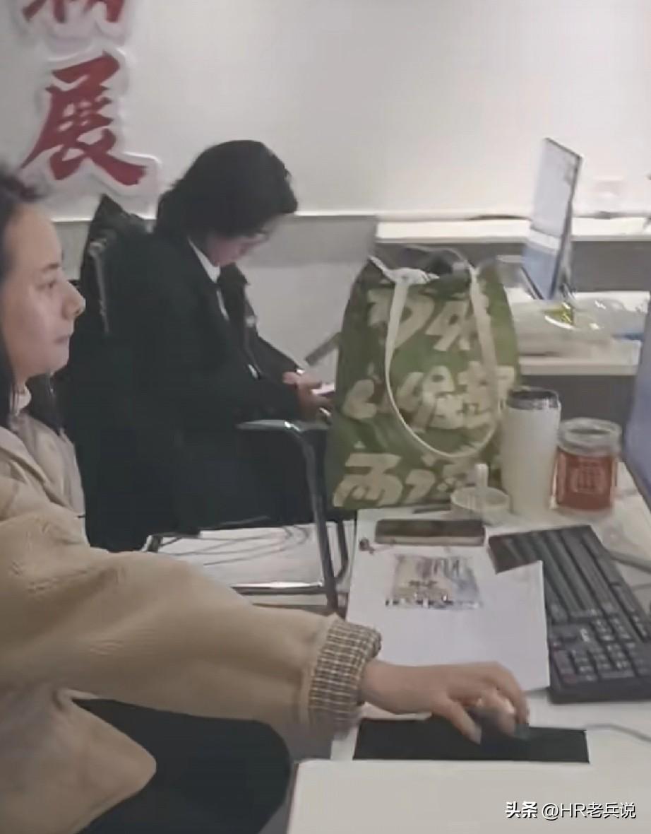 现在年轻人都想得这么开嘛[捂脸]谈了一个00后小伙的优化，由于工资不高，只有80