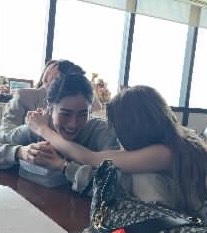 小书书更新 这是我家俩孩子抱在一起吗 ​​​