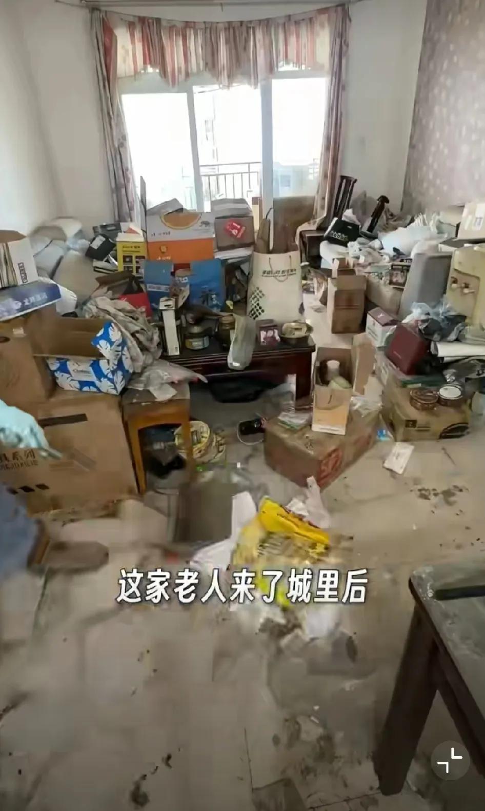 为了尽孝，儿子把老母亲接到城里生活，没想到仅仅过了几个月时间，老母亲就把家里整成