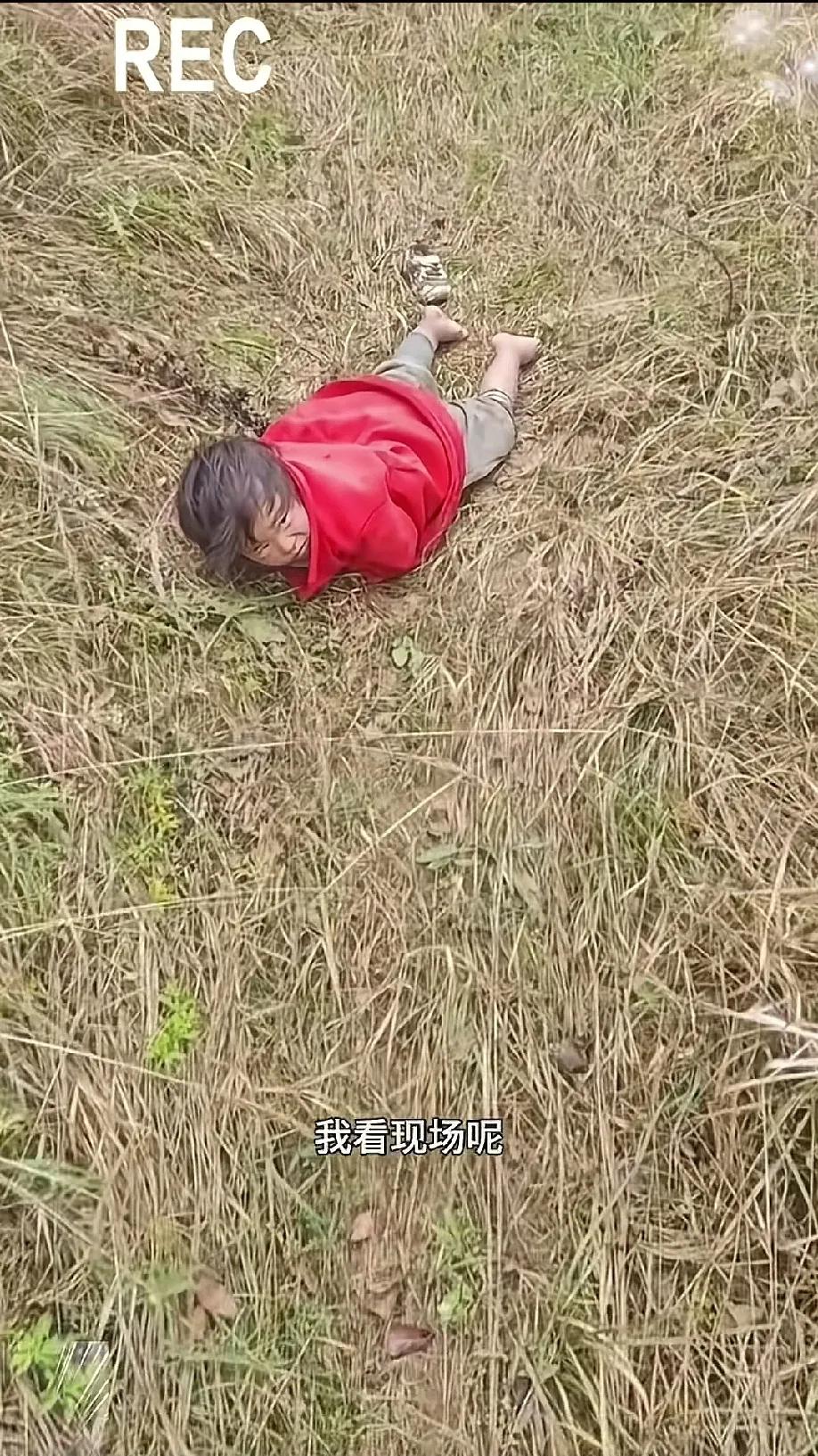 孩子找到了，但都不是网友们猜测的那样，不是被熟人抱走，也不是被人贩子拐走，而是孩