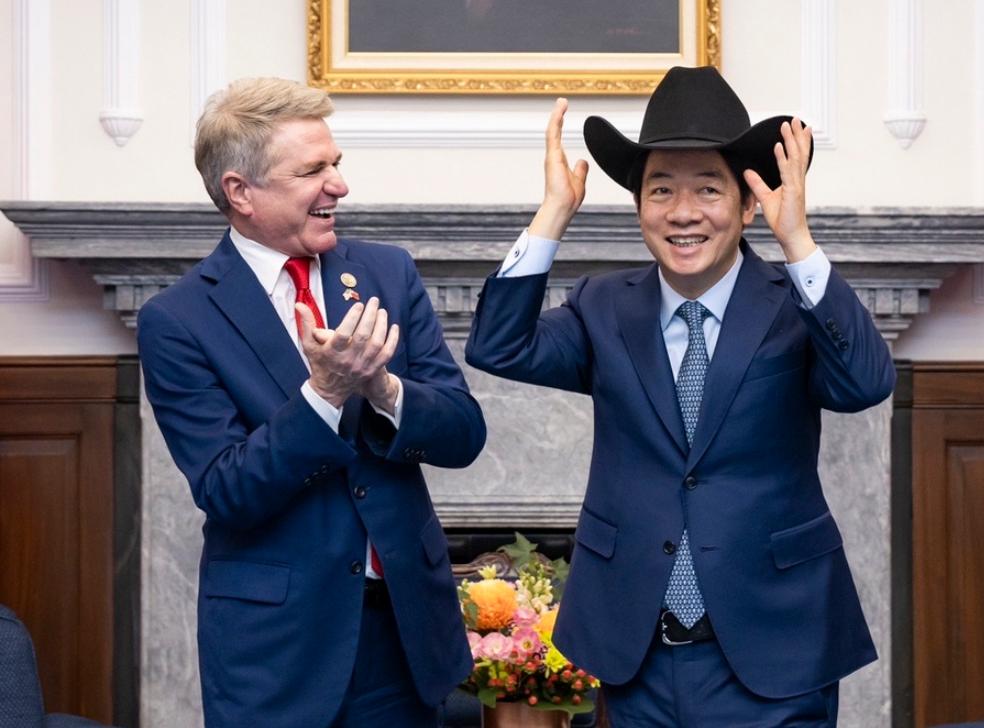 中美峰会前夕，美众议员麦考尔第三次窜台，放风称特朗普将提交前段时间暂停的对台军售