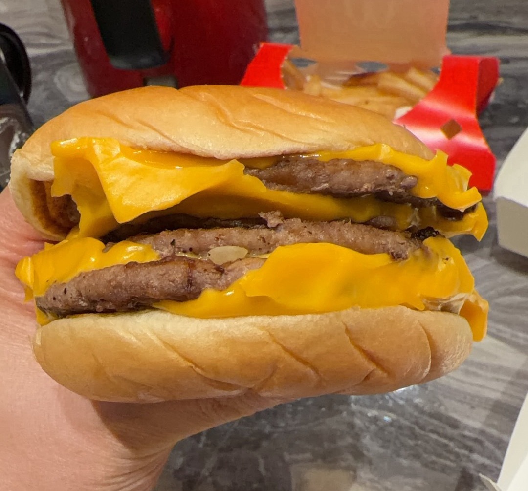 四层吉士汉堡，有人懂吗