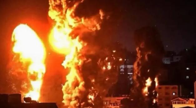 “击沉美军舰！”停火以来首次，伊朗最高领袖军事顾问发出最强警告：若美国发动地面入