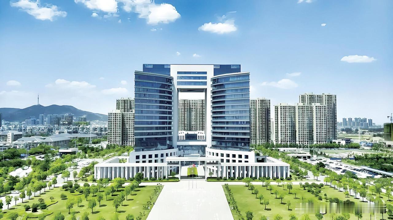 淮北矿业高层人事变动简述
7月10日淮北矿业发布官方公告，董事长孙方、副总经理周