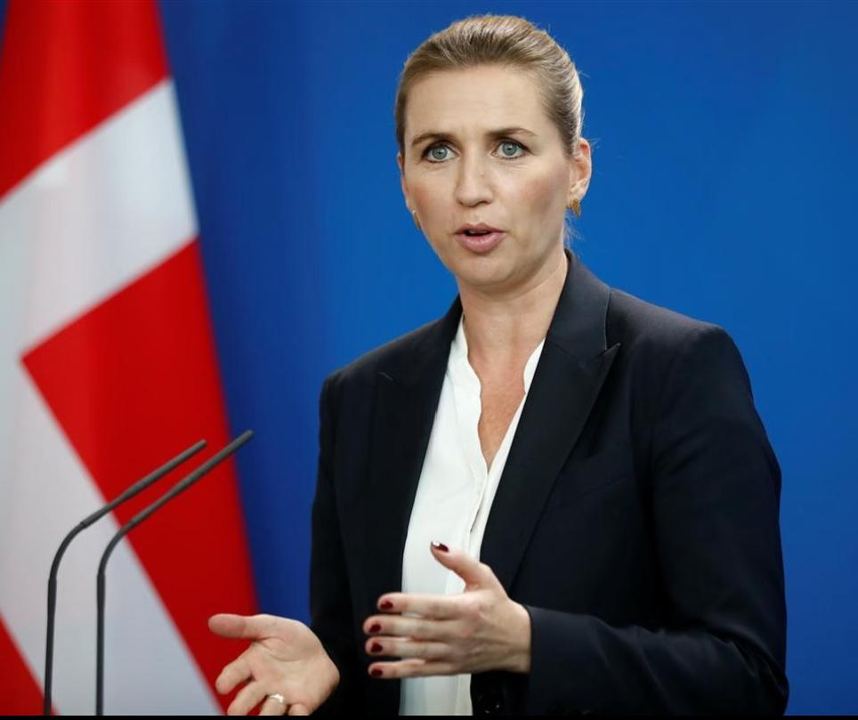 这回，真有点像搬起石头砸自己的脚了。
丹麦首相最近放了句重话：
如果美国真的动用