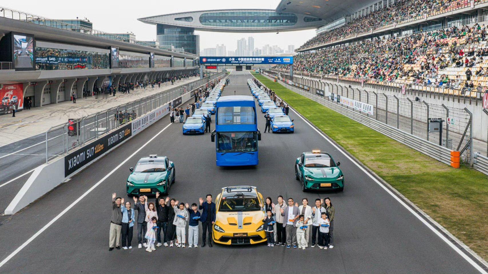 CHINAGT赛道巡游小米汽车车型到齐我要是直播15小时，最起码萎靡三天。结果雷