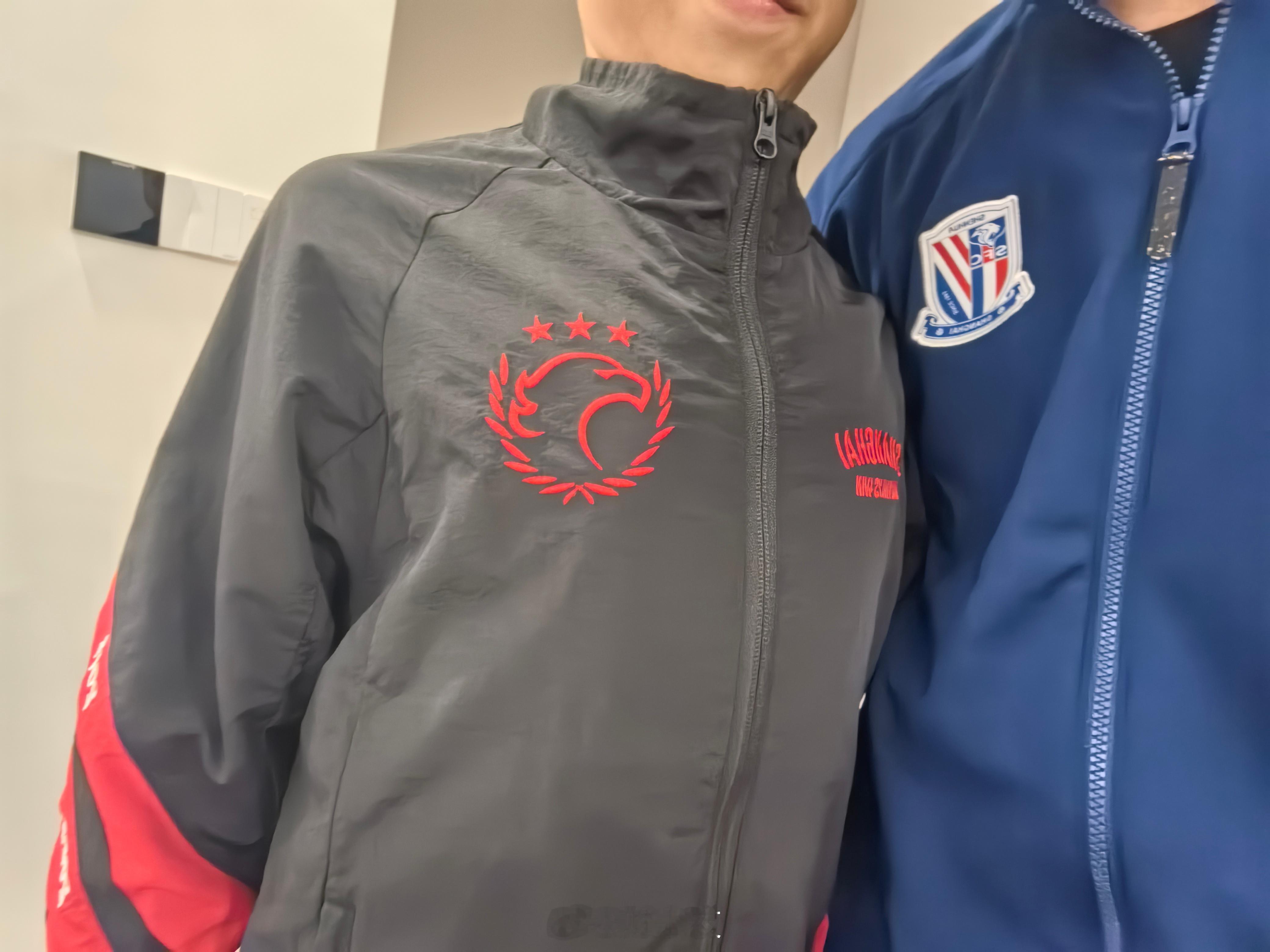不要去做违反常理的事情。武磊 申花球迷我是申花球迷，小小夜是海港球迷。同城死敌，