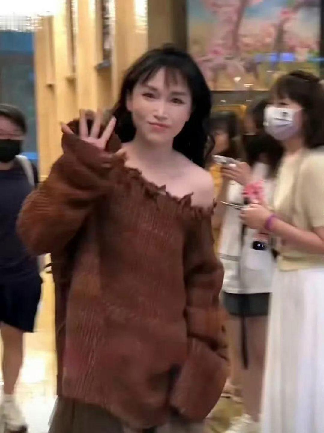 李子柒模样变啦 