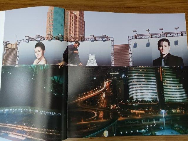昨天在图书馆，偶然看到一本国外摄影师拍摄的中国照片集，从1973年的北京故宫、1
