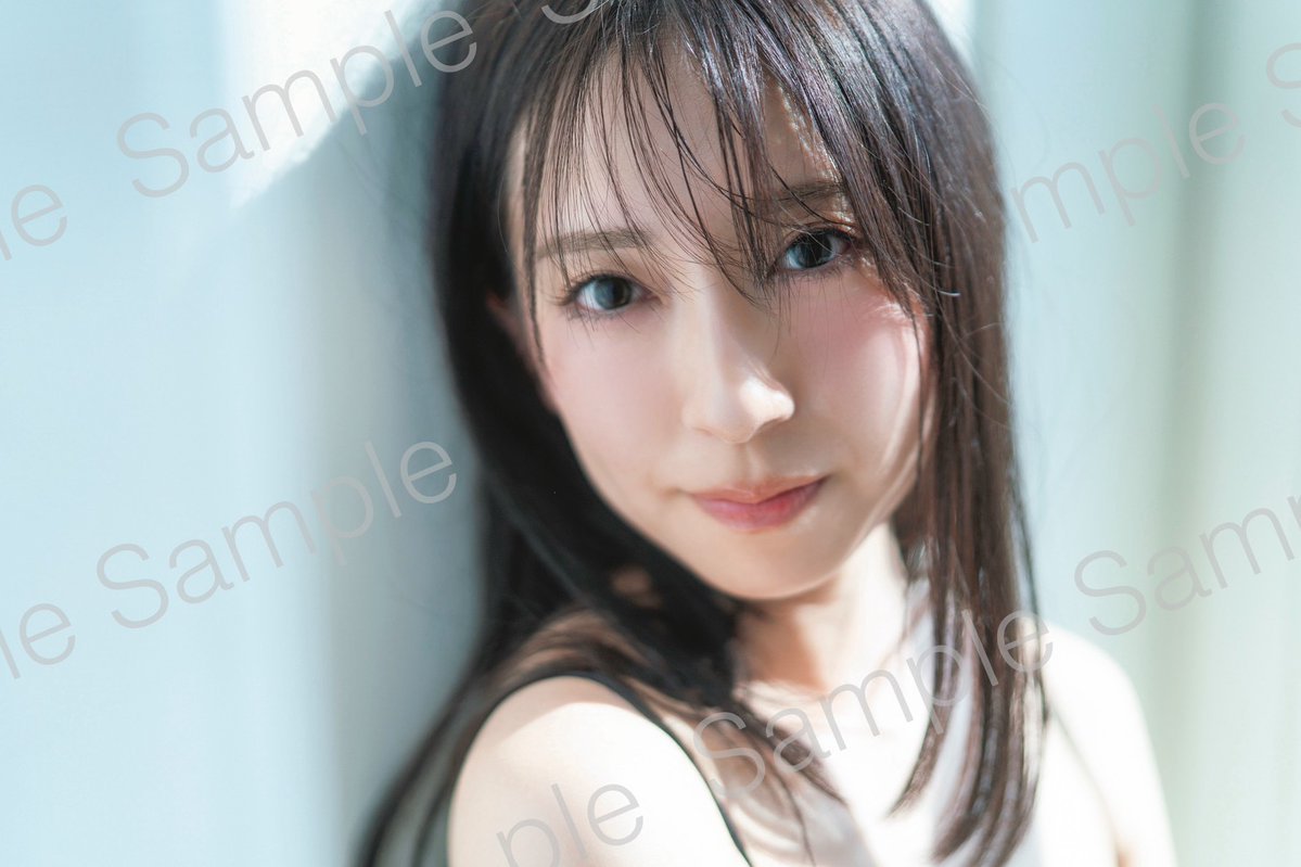 金村美玖[超话]金村美玖 🍣楽天ブックス🍣　特典フォトカード✨️ ちょっと恥