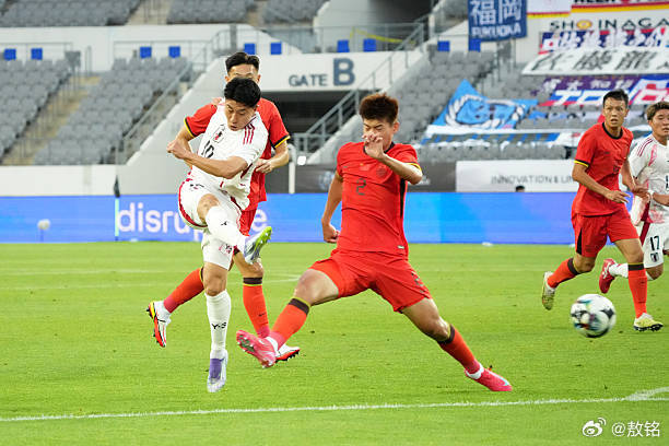 国足0比2日本 东亚杯在韩国首都首尔以南40公里的龙仁市举行。球迷人数确实证明这